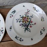 Set of 2 old ceramic plates with flower bouquet patterns