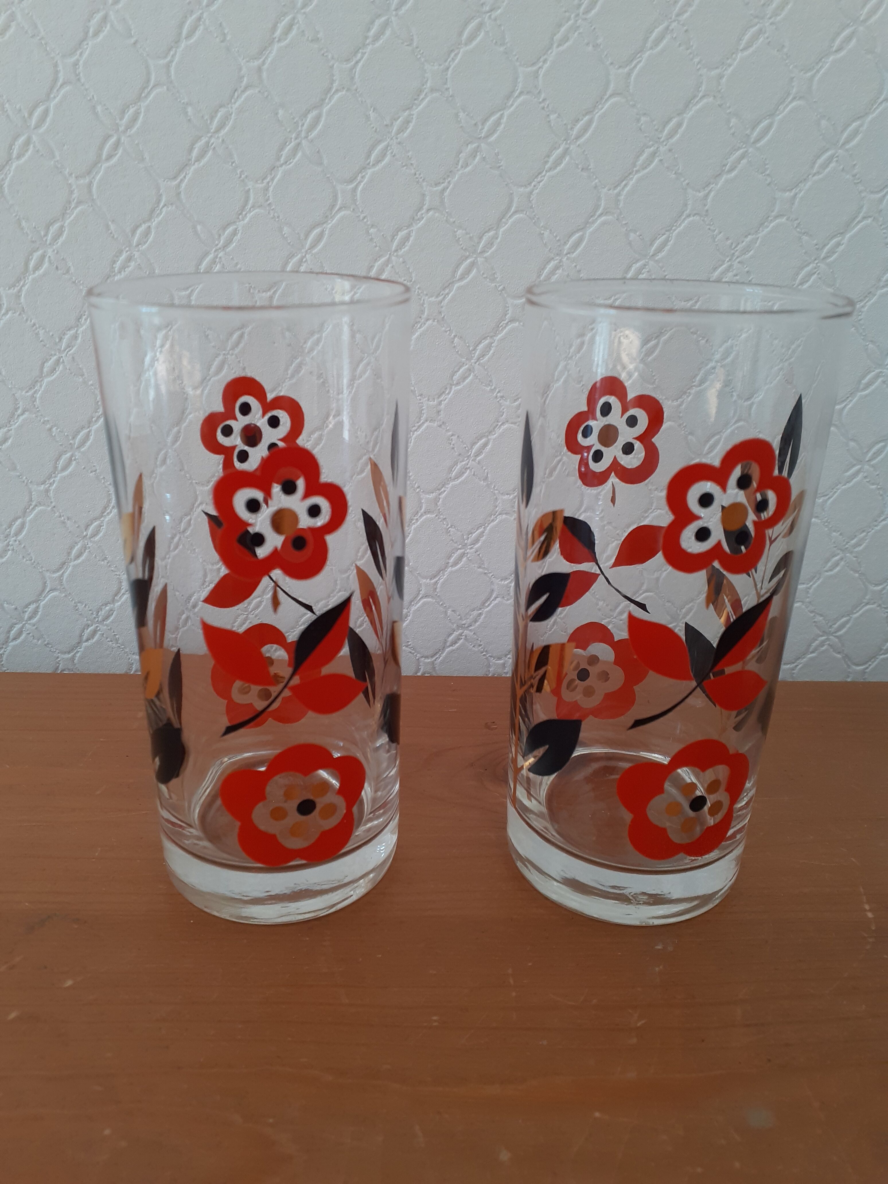 6 vintage water glasses