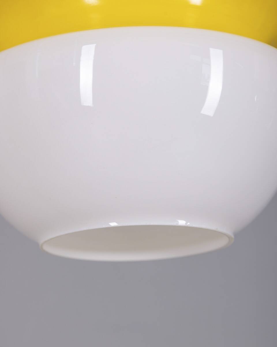 VINTAGE 1970S CHANDELIER IN WHITE AND YELLOW GLASS, ITALIAN DESIGN