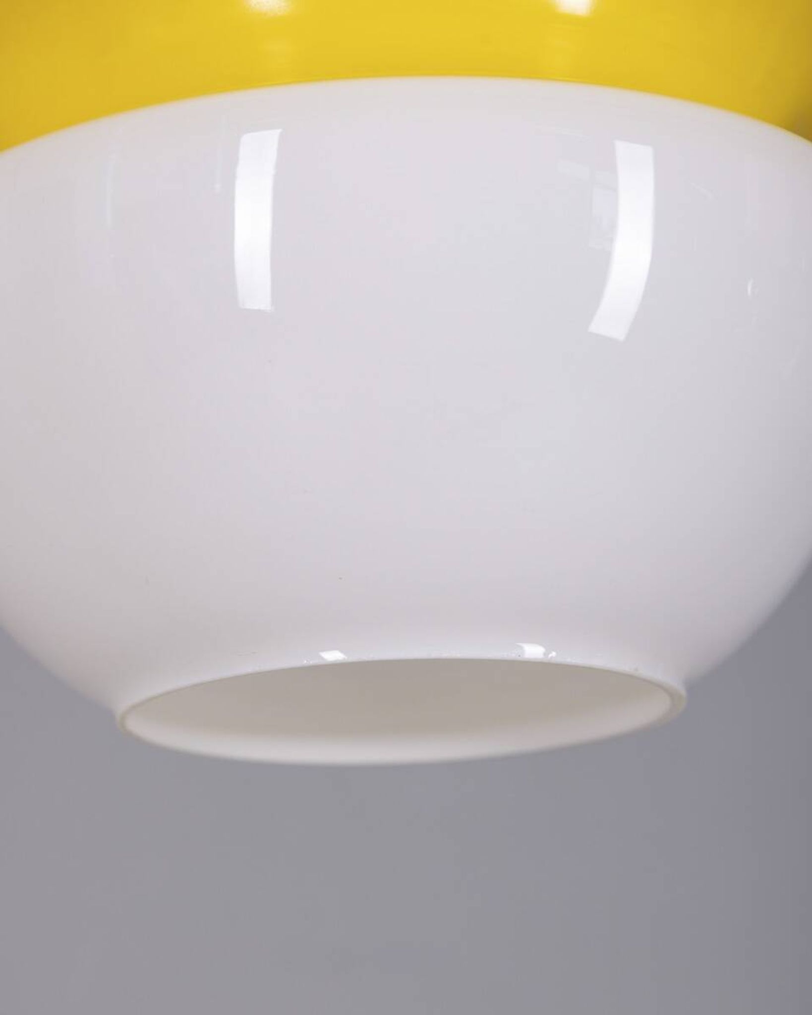VINTAGE 1970S CHANDELIER IN WHITE AND YELLOW GLASS, ITALIAN DESIGN