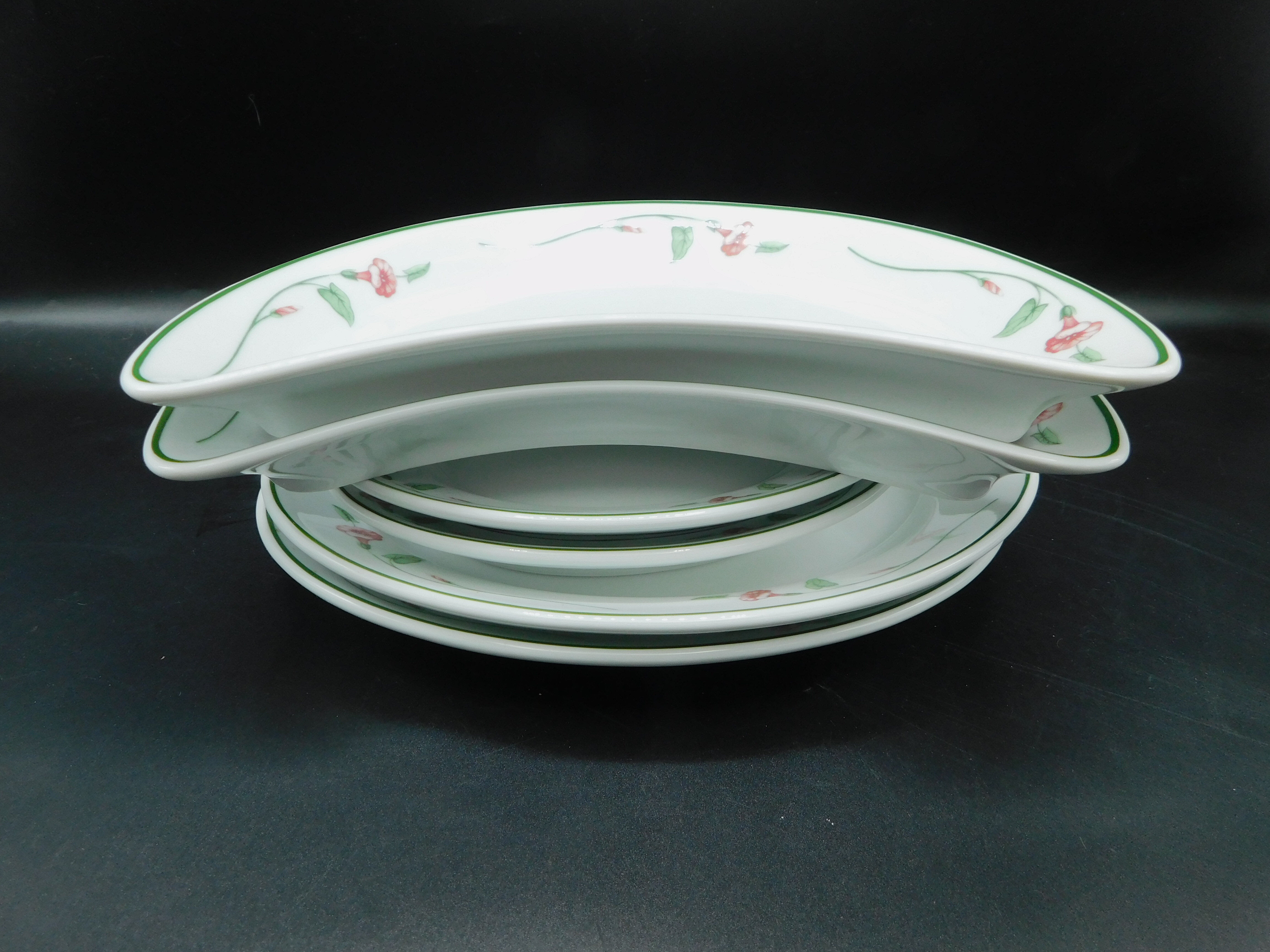 6 Pillivuyt serving dishes decorated with Liserons