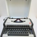 Olympia traveller typewriter luxury 70s