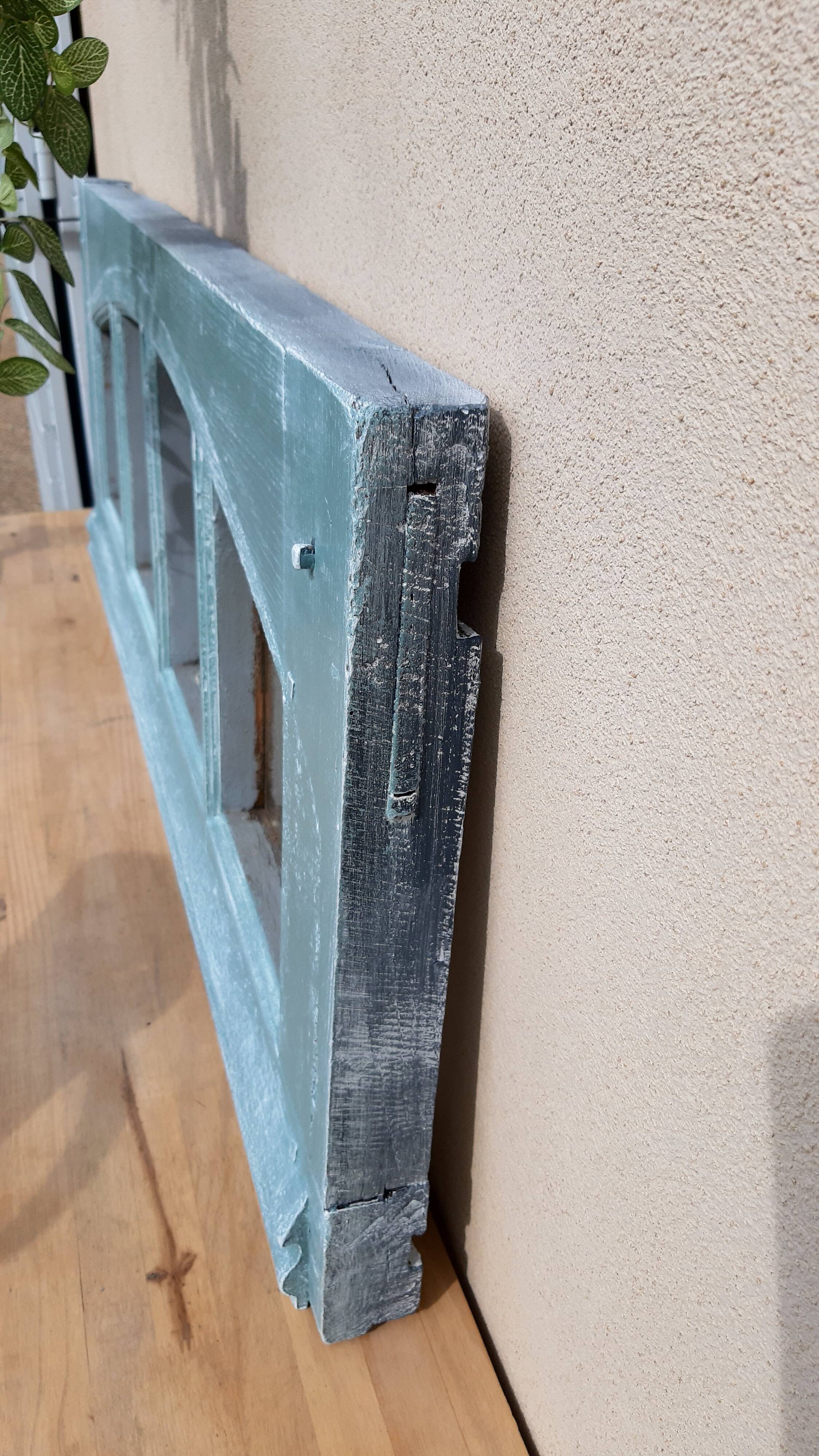 Half-moon beef eye window