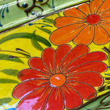 Plat fleuri en céramique