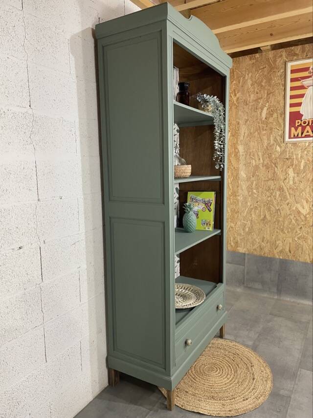 Old bookcase shelf