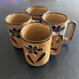 Set of 4 floral decorated mugs