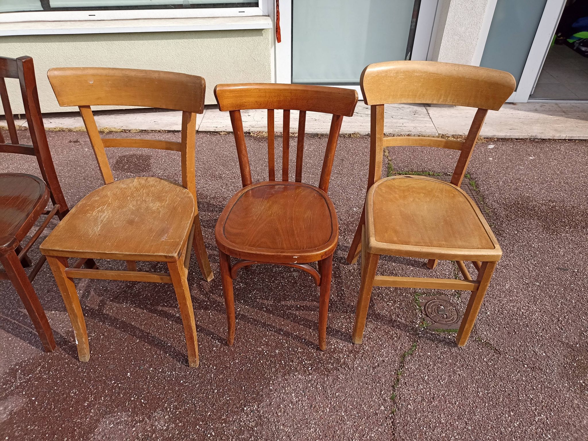 Set of 16 mismatched wooden bistro chairs - vintage - luterma