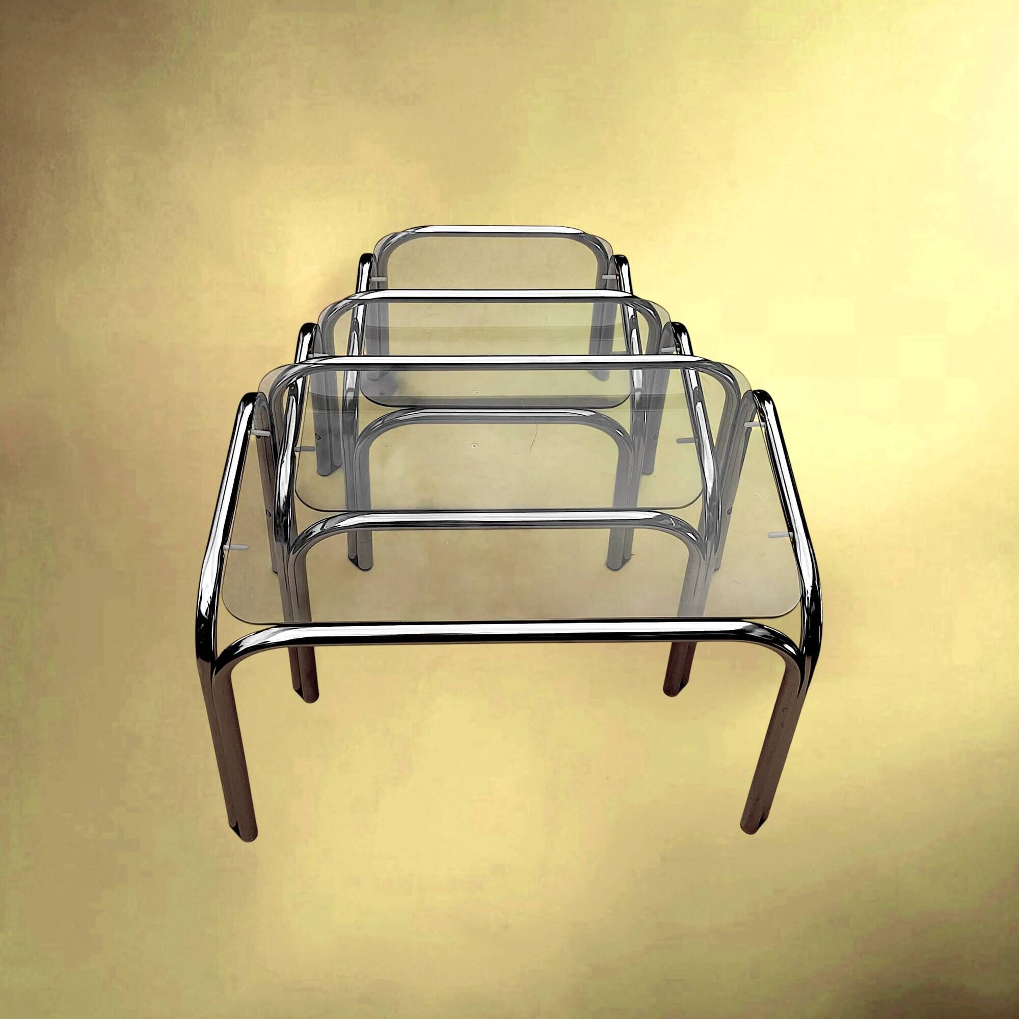 Set of nesting tables in chrome metal and smoked glass – 1970s design furniture
