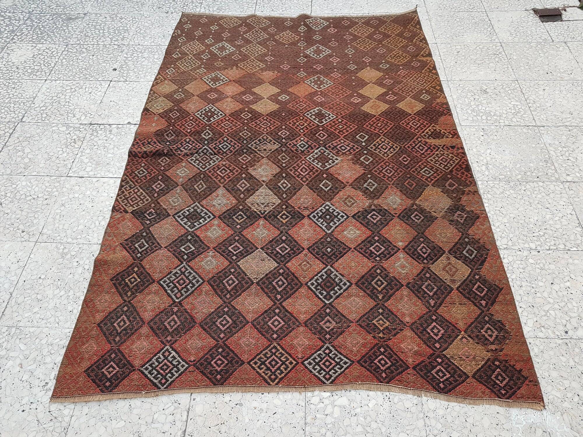 Vintage handmade Turkish rug 128x190 cm