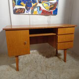 Vintage desk from the 60s in light wood