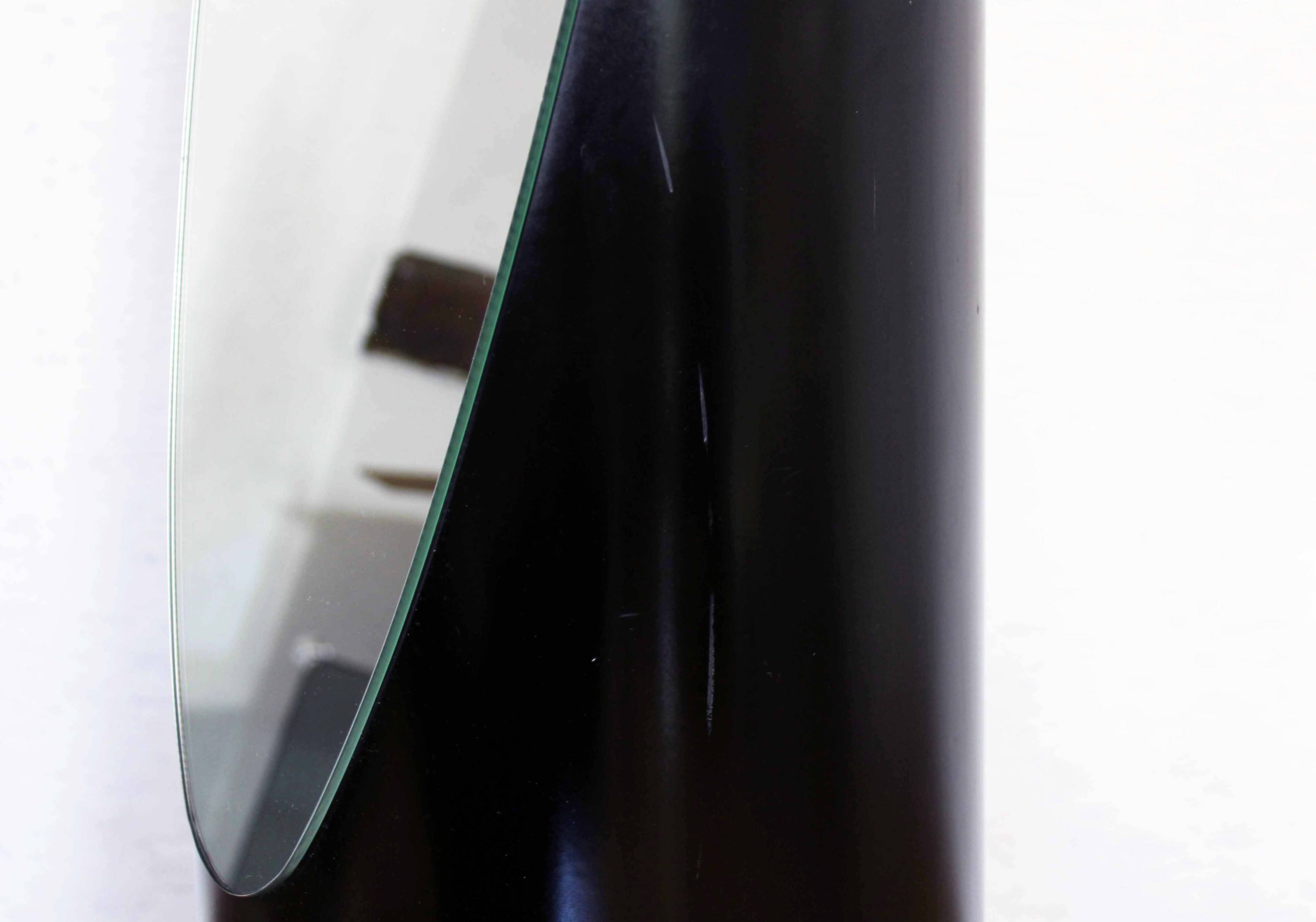 Lipstick mirror black