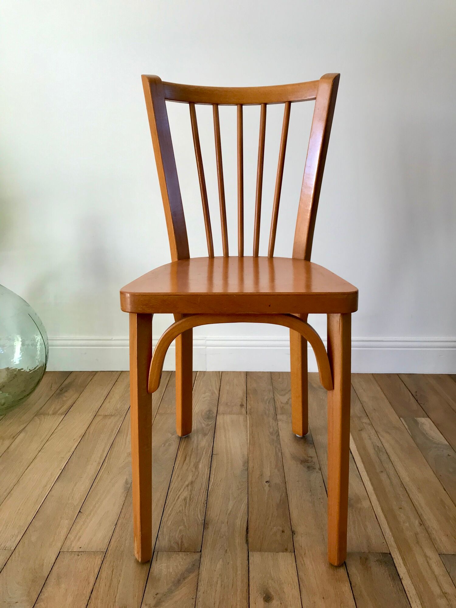 Chaise bistrot Baumann en bois de hêtre clair N°12 années 50