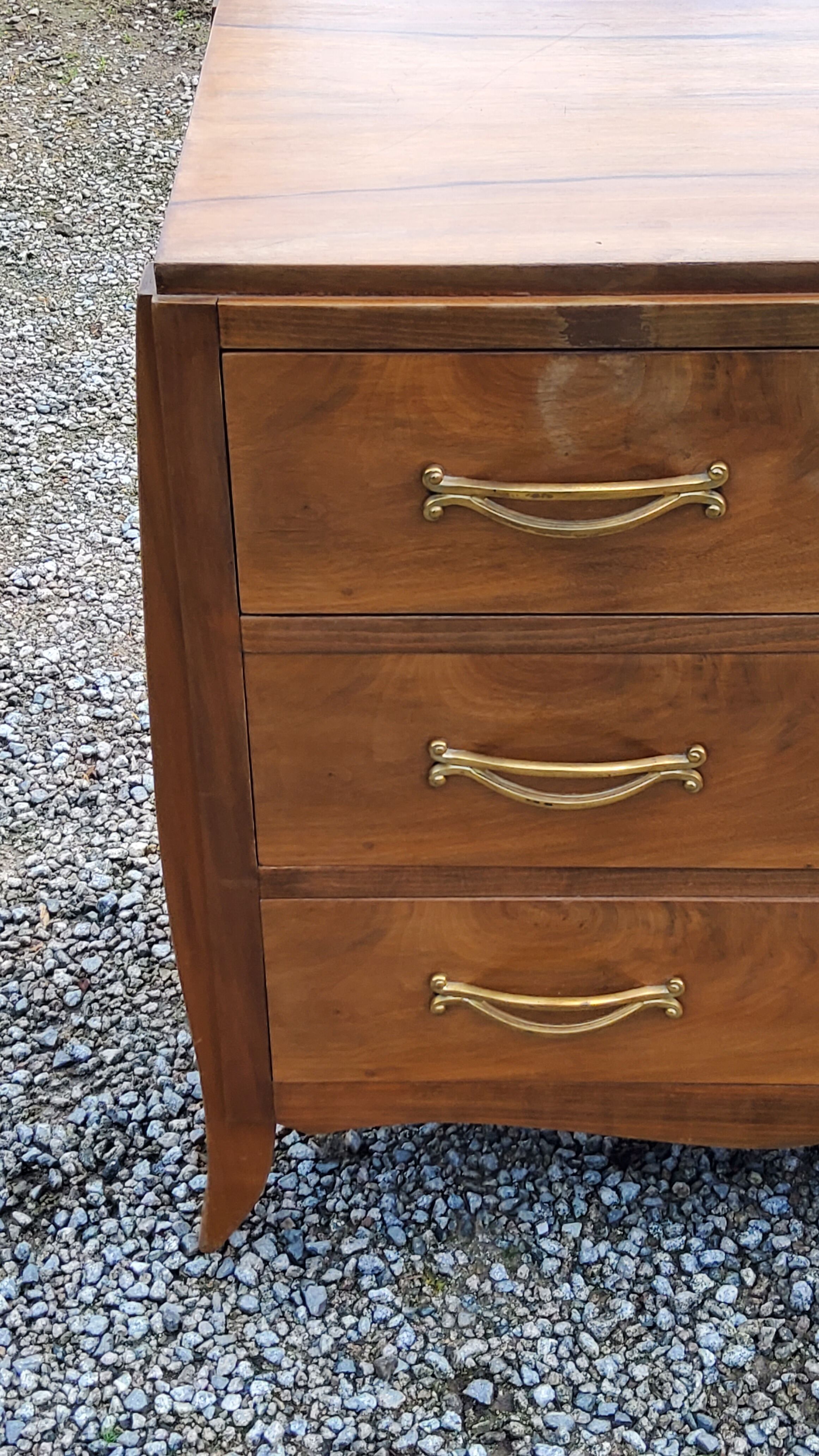 Chest of drawers from the 40s/50s in golden blond walnut 3 drawers feet compass