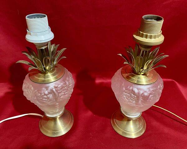 Paire de pieds de lampes en verre et laiton, ''Maison Le Dauphin'' modèle ''Daumes'', années 80
