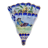 Bouquetière en forme d'éventail, Pouplard Béatrix Malicorne style Quimper XIX