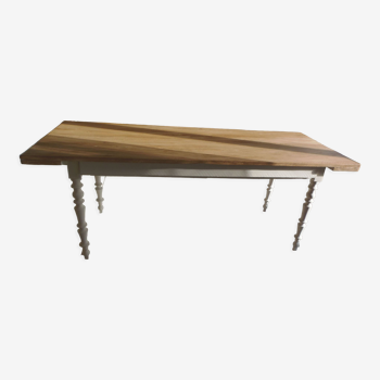 Farm table, leg and belt patinated pearl gray, wooden top.