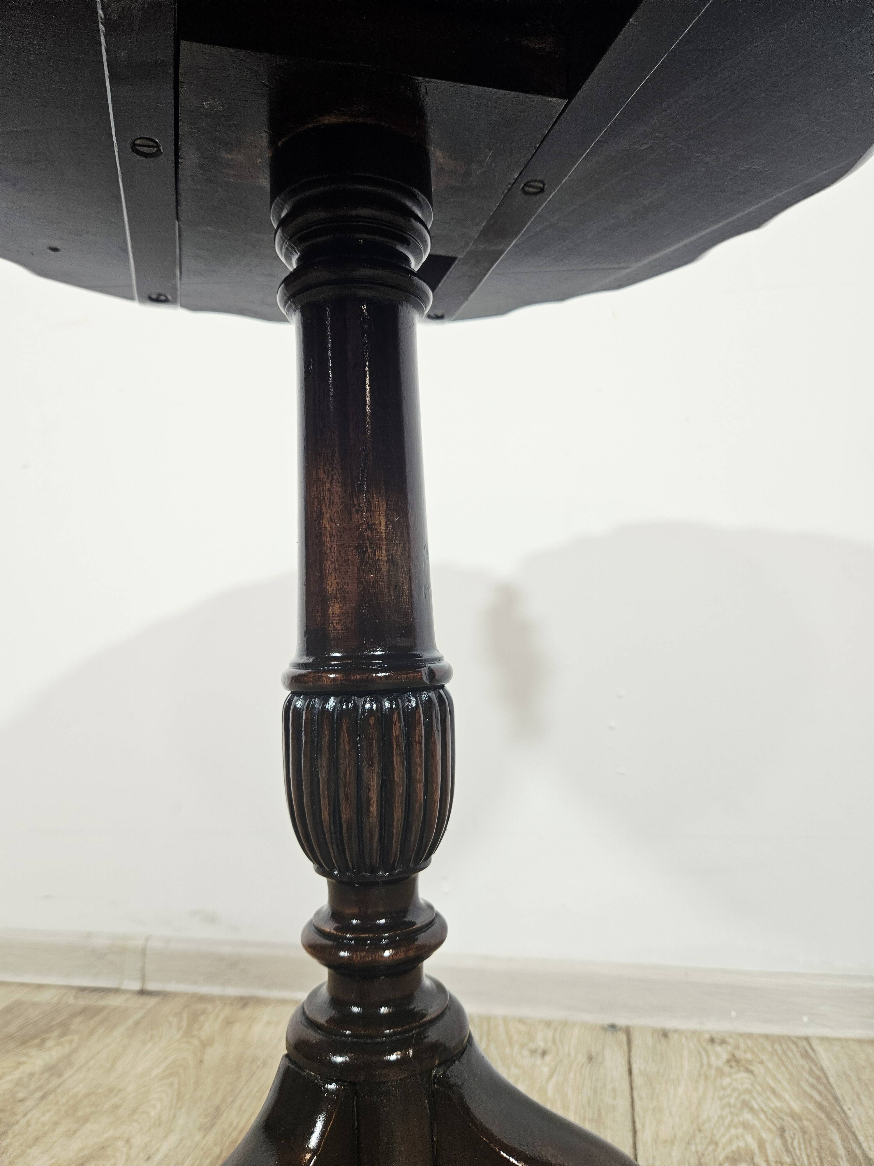 Table victorienne en acajou unique – première moitié du 19e siècle