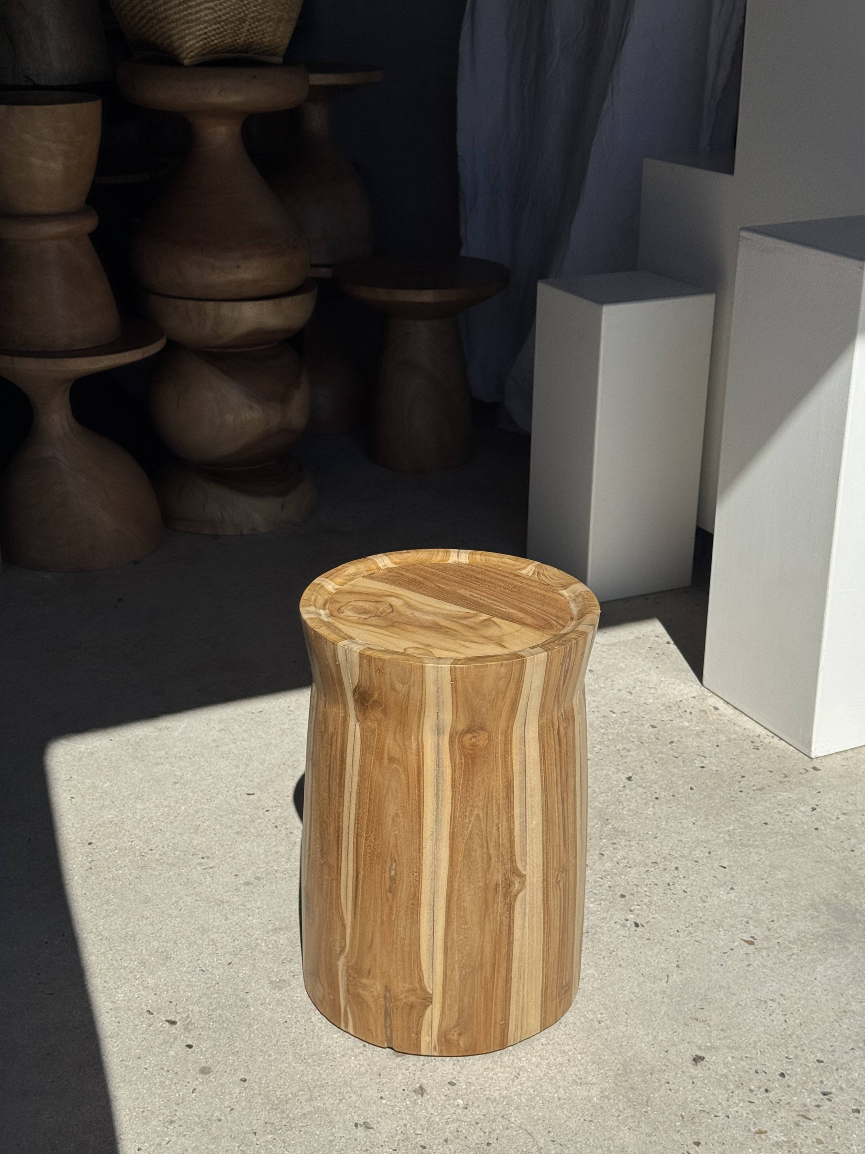 Table d'appoint ou tabouret circulaire en suar H51 D35