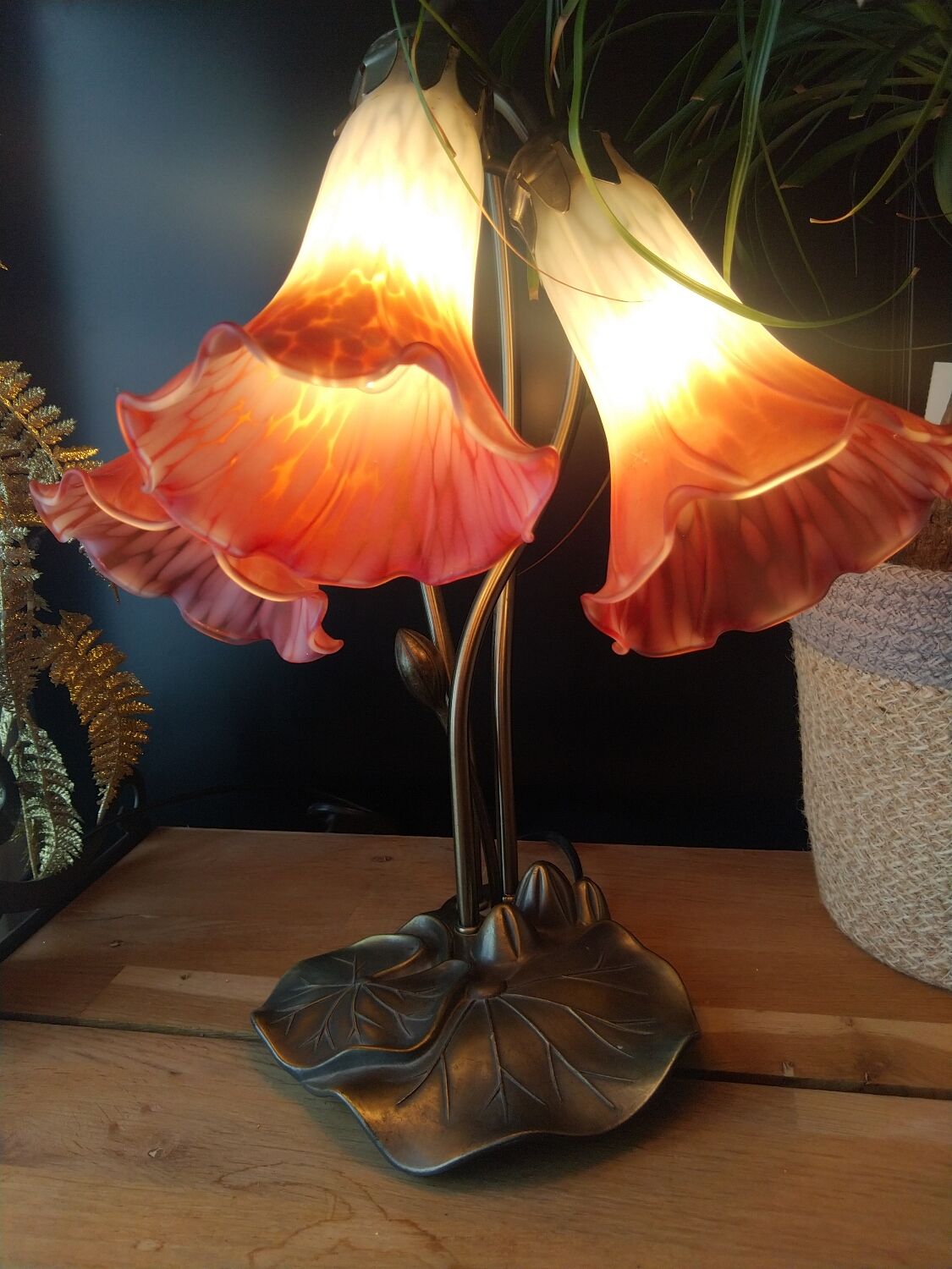 Lampe tulipe  pâte de verre style tyfany pied nénuphars style art nouveau