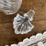 Vintage carafe with fan stopper