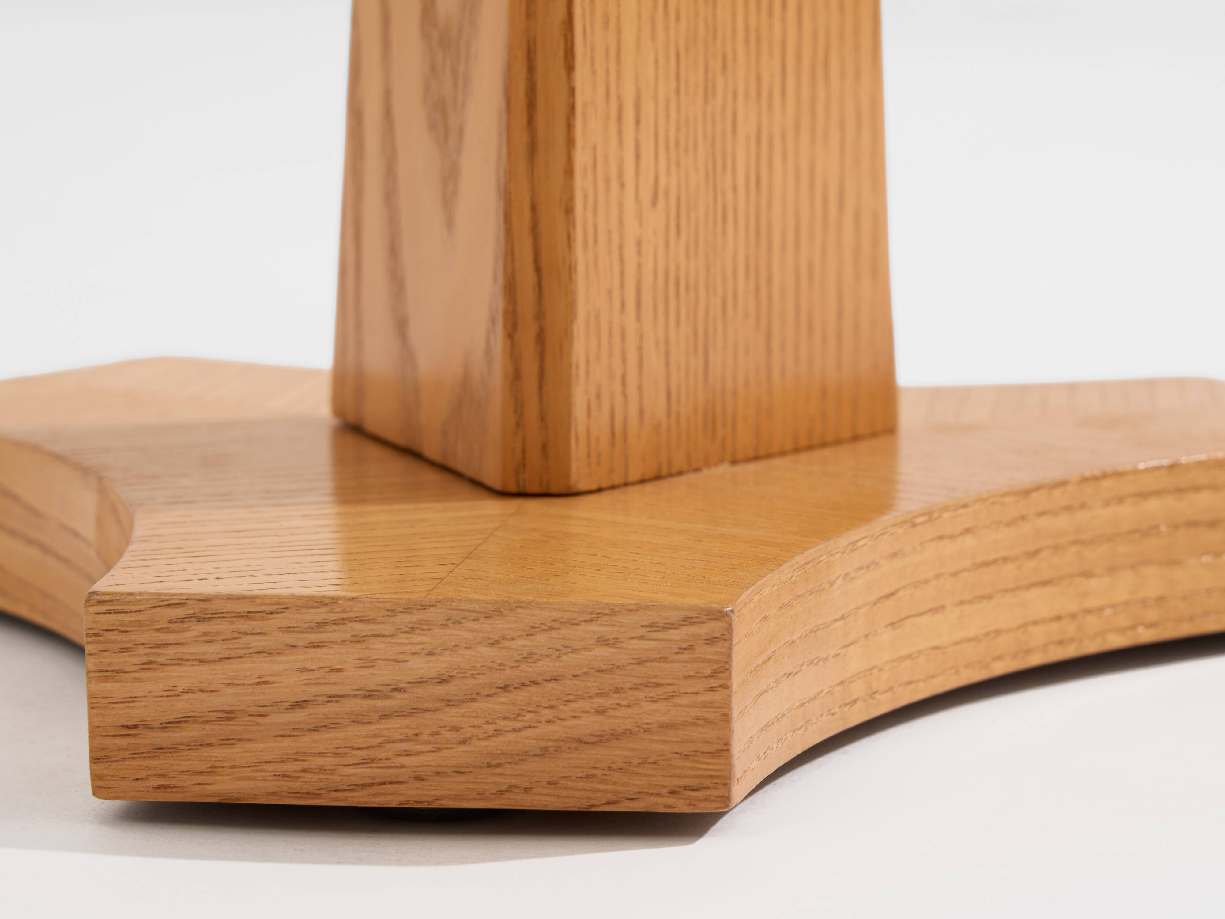 André Arbus table d'appoint en frêne et laiton vers 1940