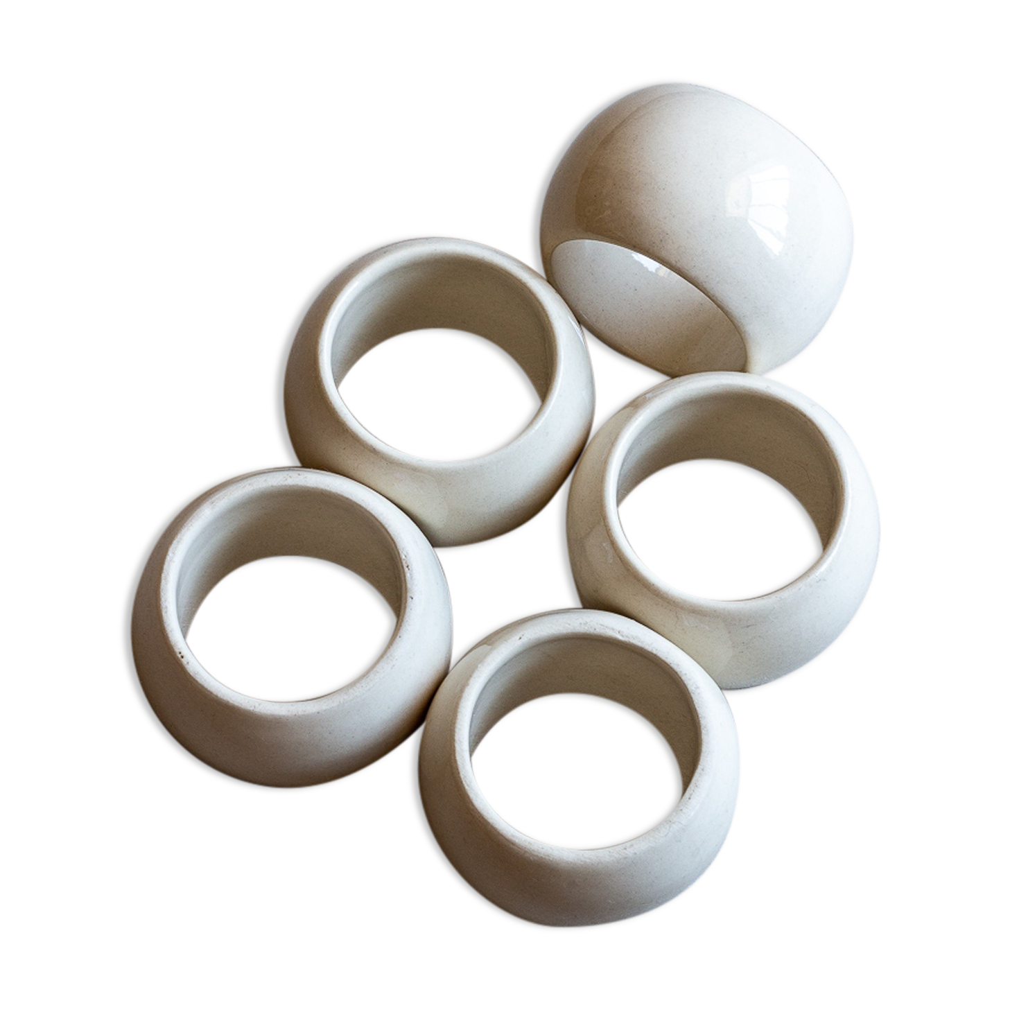 Set of five rounds of vintage stoneware towel