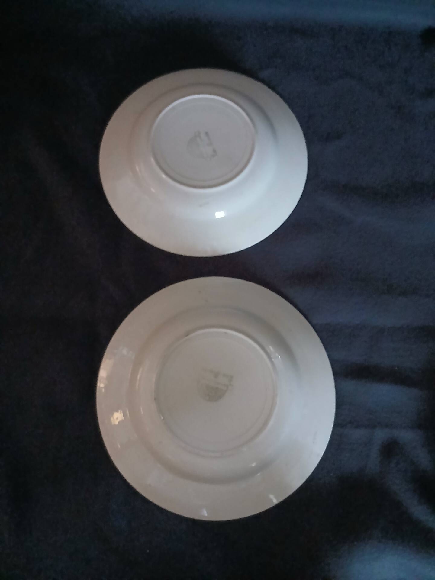 8 assiettes creuses anciennes dépareillées 