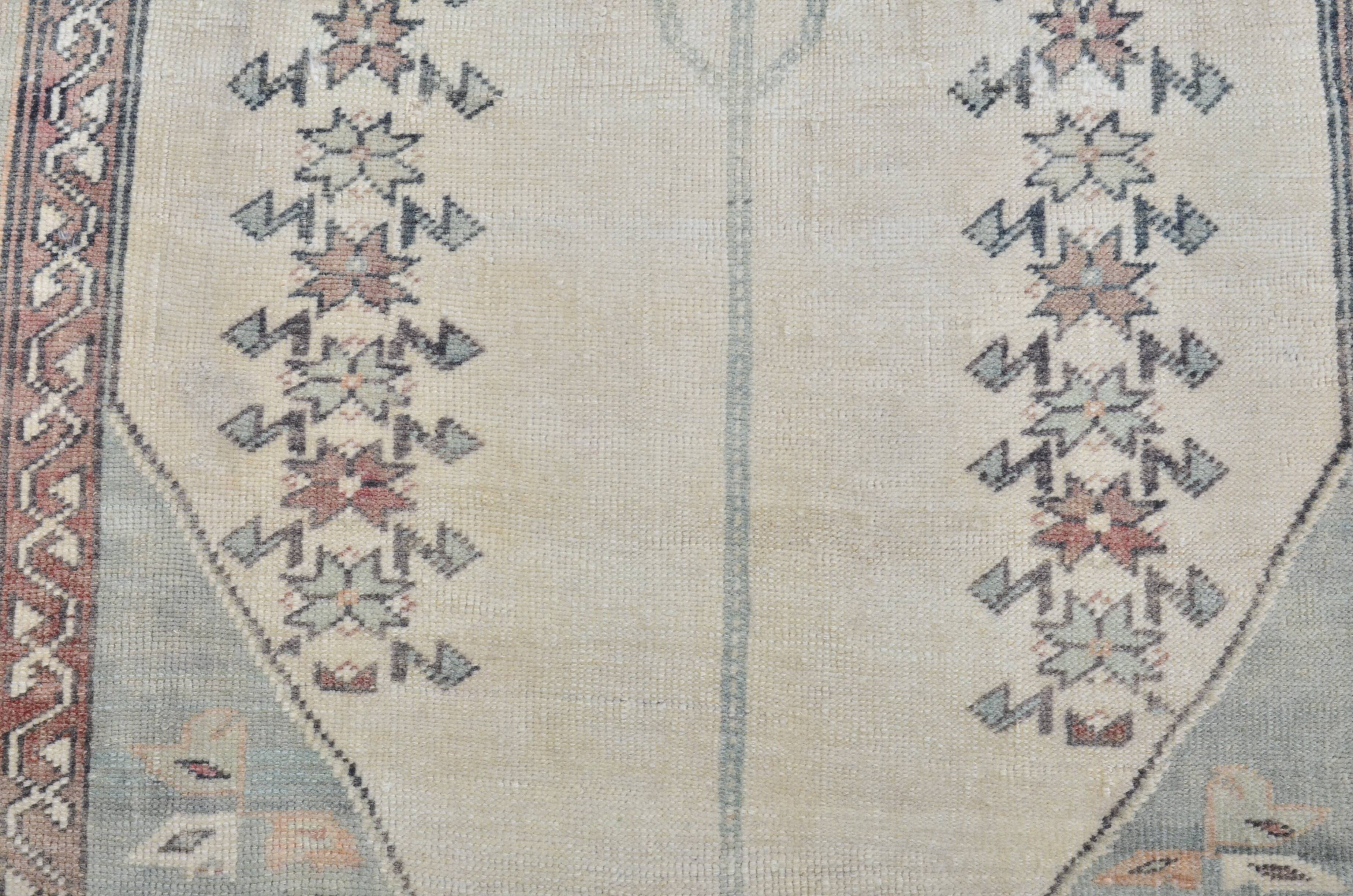 Tapis turc à motifs floraux beiges Oushak, référence 3085