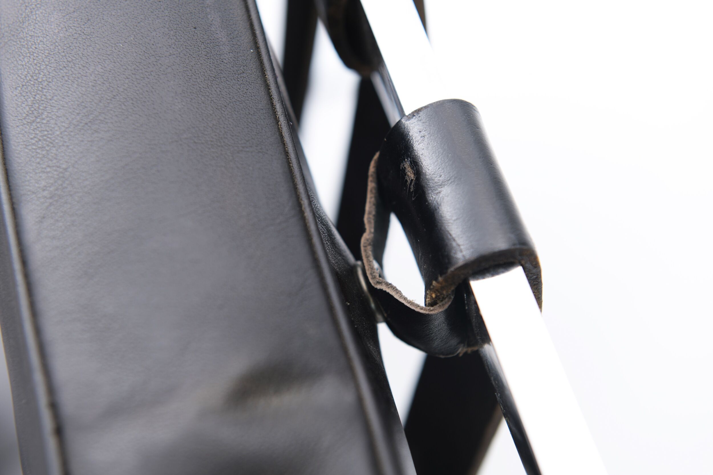 Barcelona chair by Mies van der Rohe, Knoll Studio