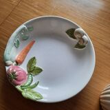 Vase and tray with fruit decoration