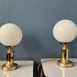 Set de 2 lampes de bureau en verre opalin doré vintage