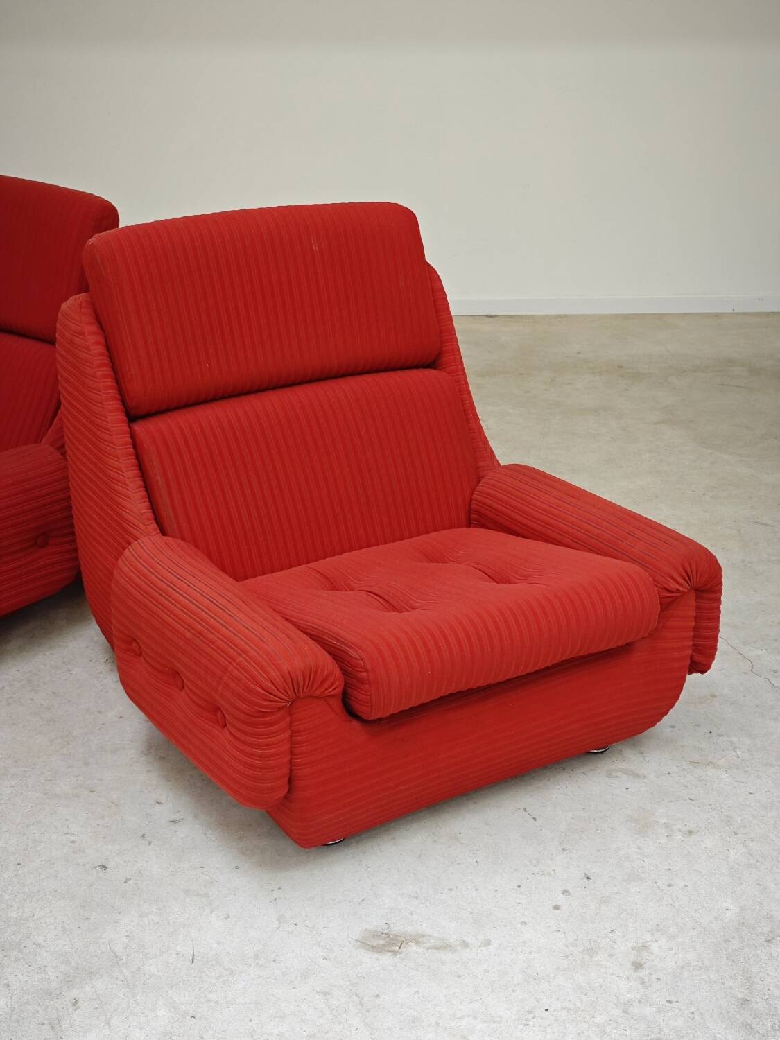 Paire de fauteuils rouge Atlantis Space Age République Tchèque 1970