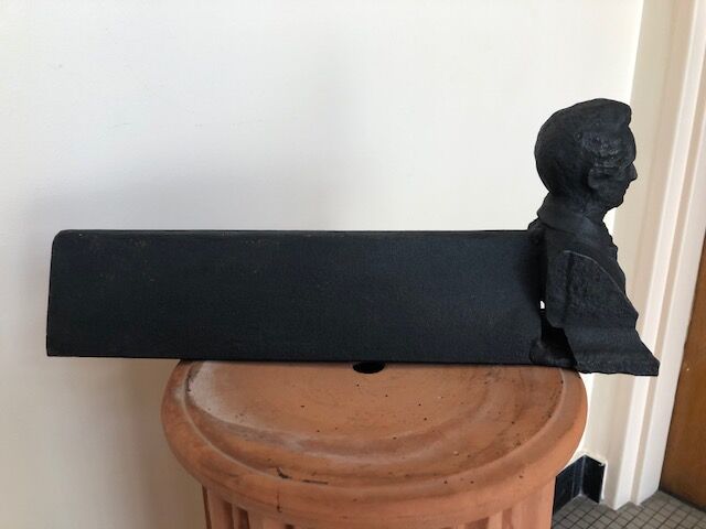 Paire de chenets "Tête de Chateaubriand", époque 19ème siècle