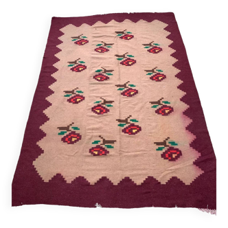 Tapis floral roumain en laine