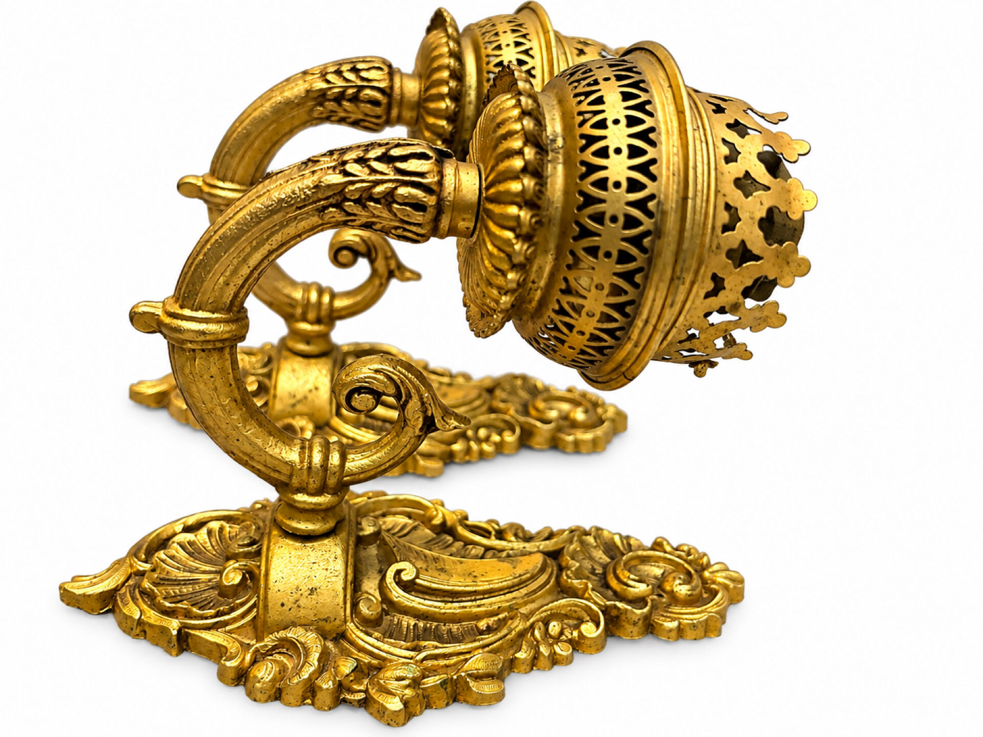 Paire d’appliques murales à 2 feux – Style Rocaille / Louis XV – Bronz