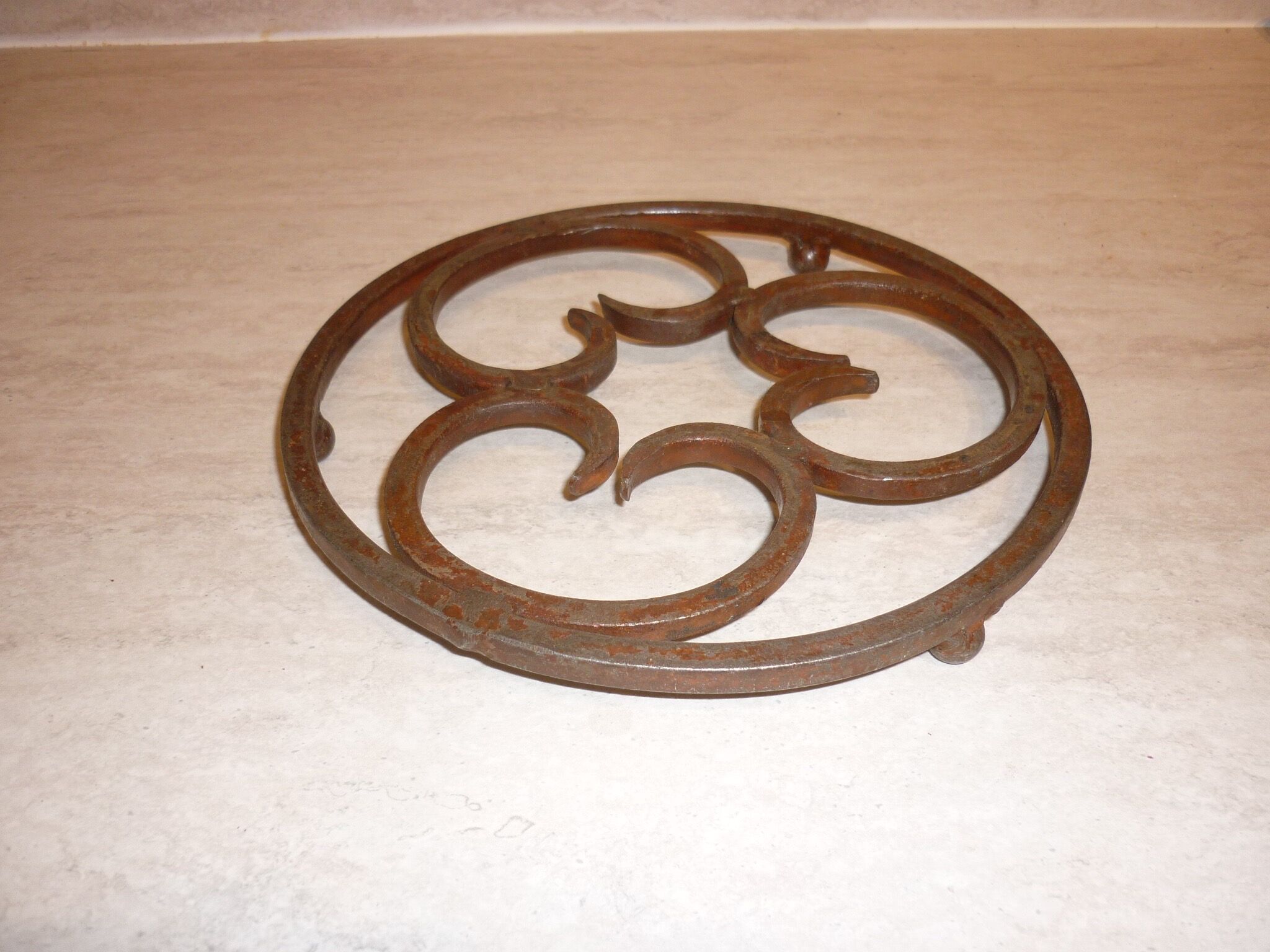 Pair of 2 wrought iron mats