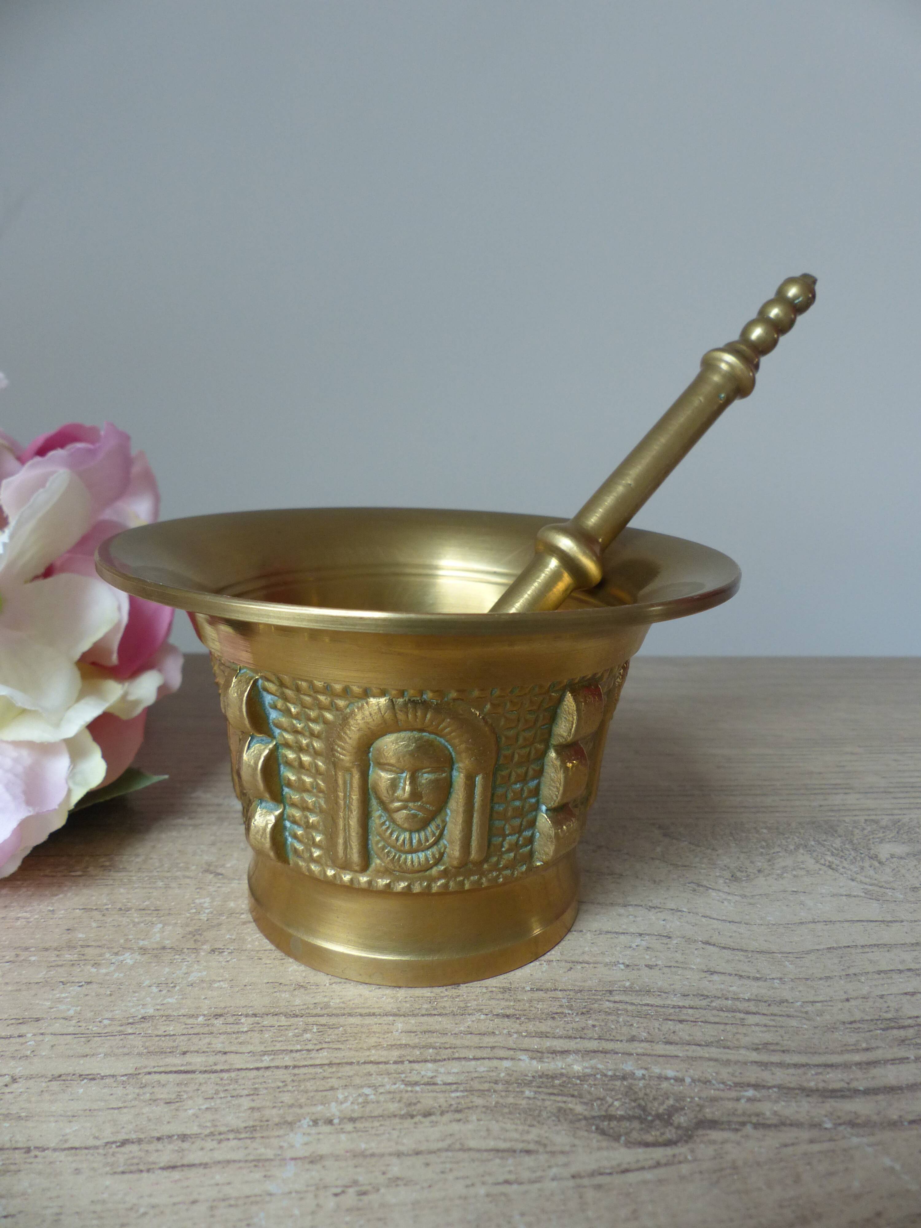 Mortar and Pestle in Solid Bronze – Face Decoration – Antique Style