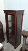 Vitrine style Empire en acajou et bronze doré, dessus marbre noir – XIXe