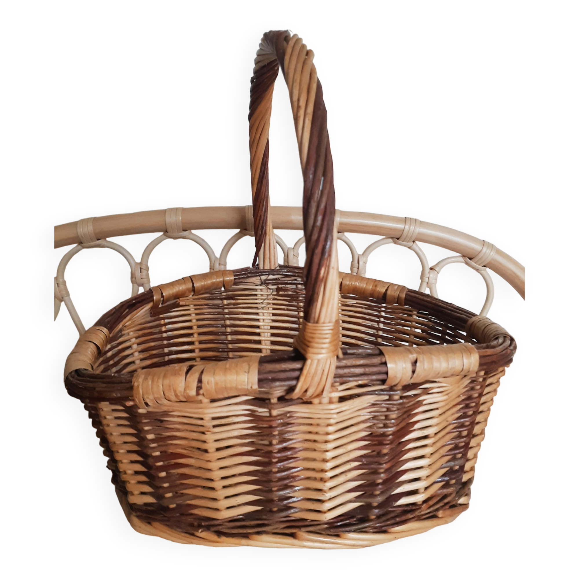 Oval rattan basket
