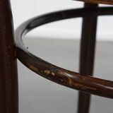 Chaise bistrot ancienne en bois avec accoudoirs