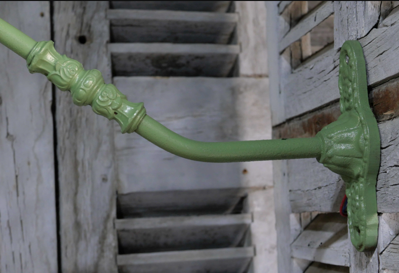 Green gooseneck courtyard wall lamp