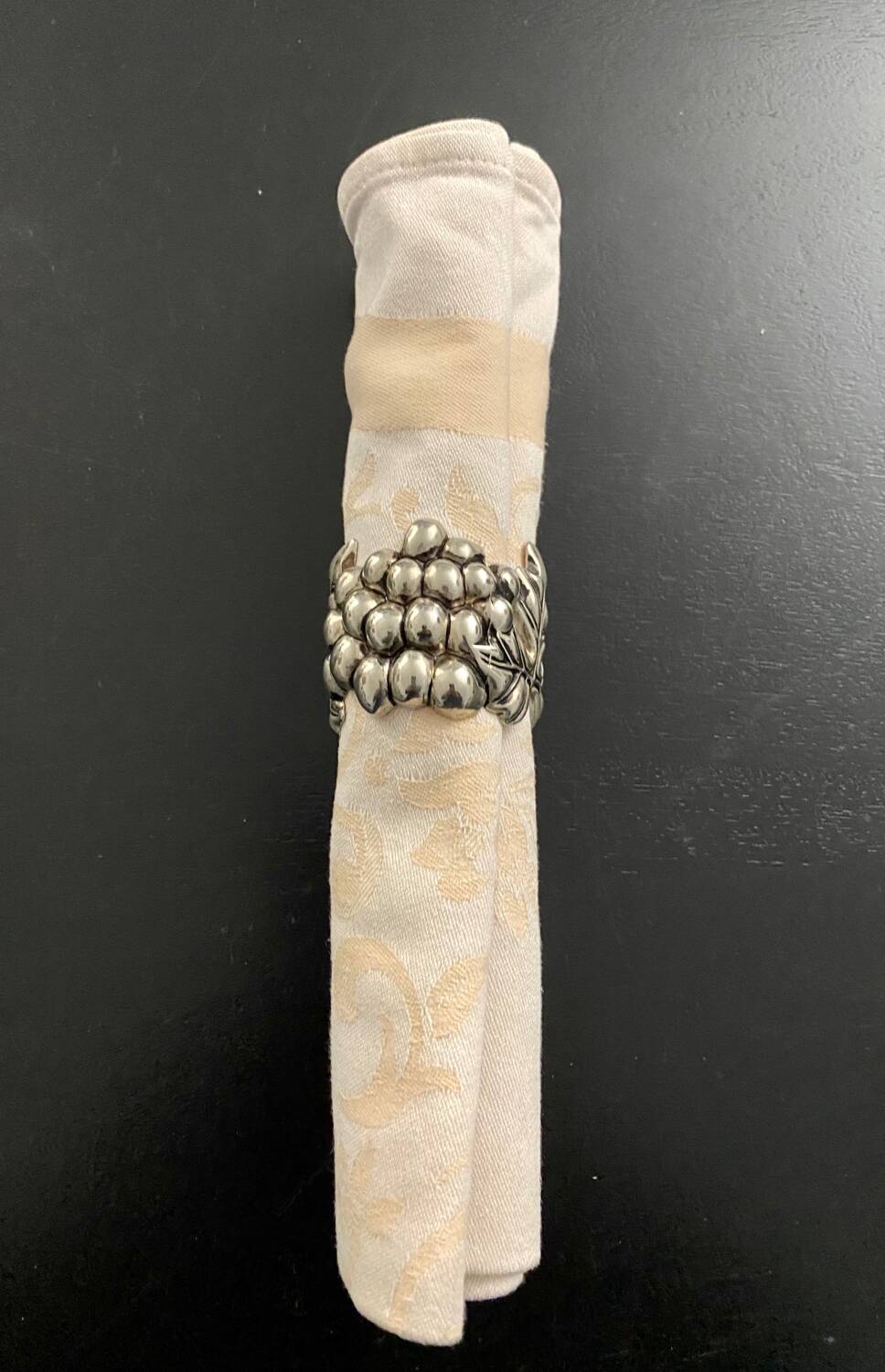 8 Silea France napkin rings grape pattern