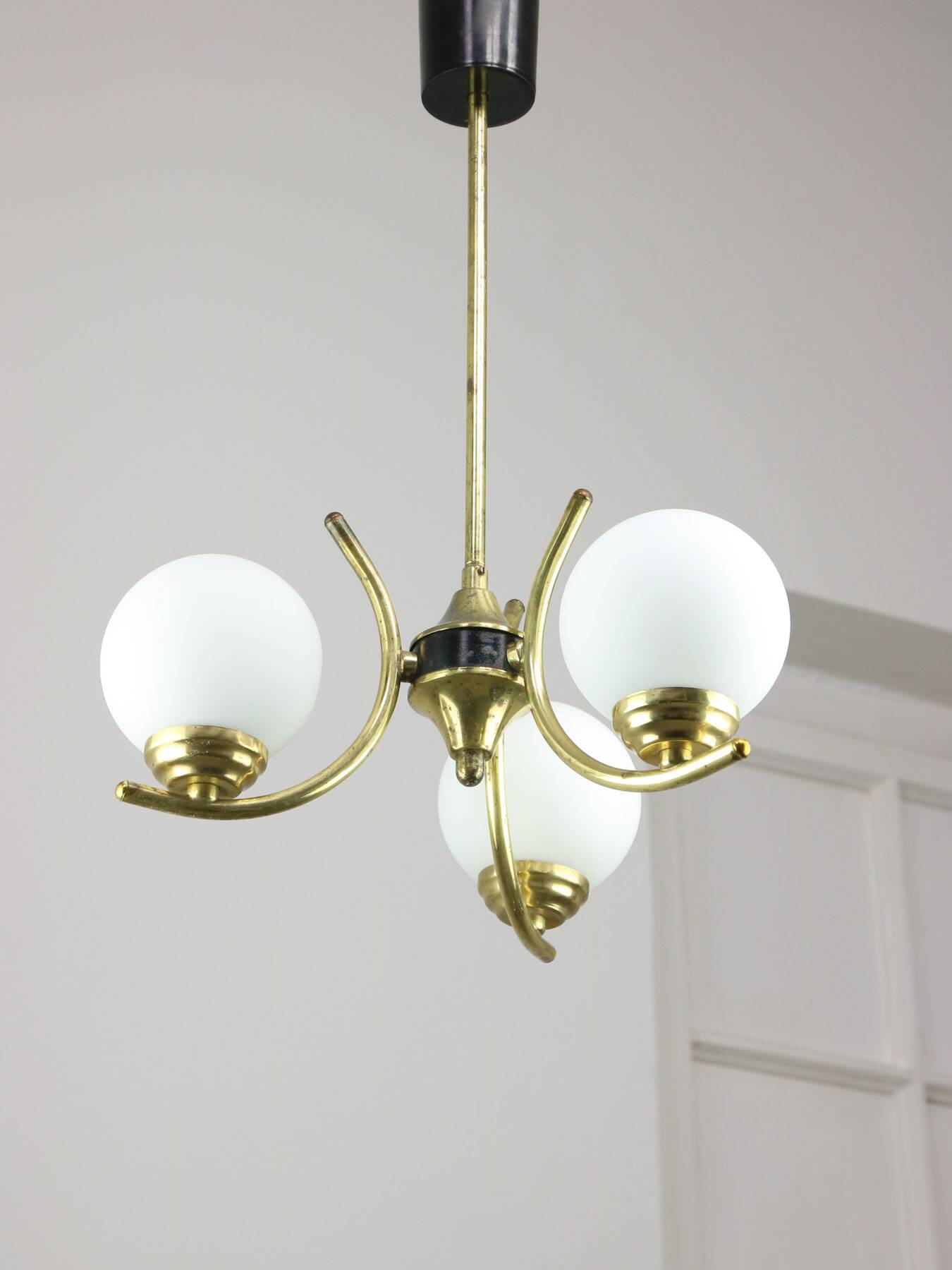 Mid-Century Italian Brass and Opaline Chandelier