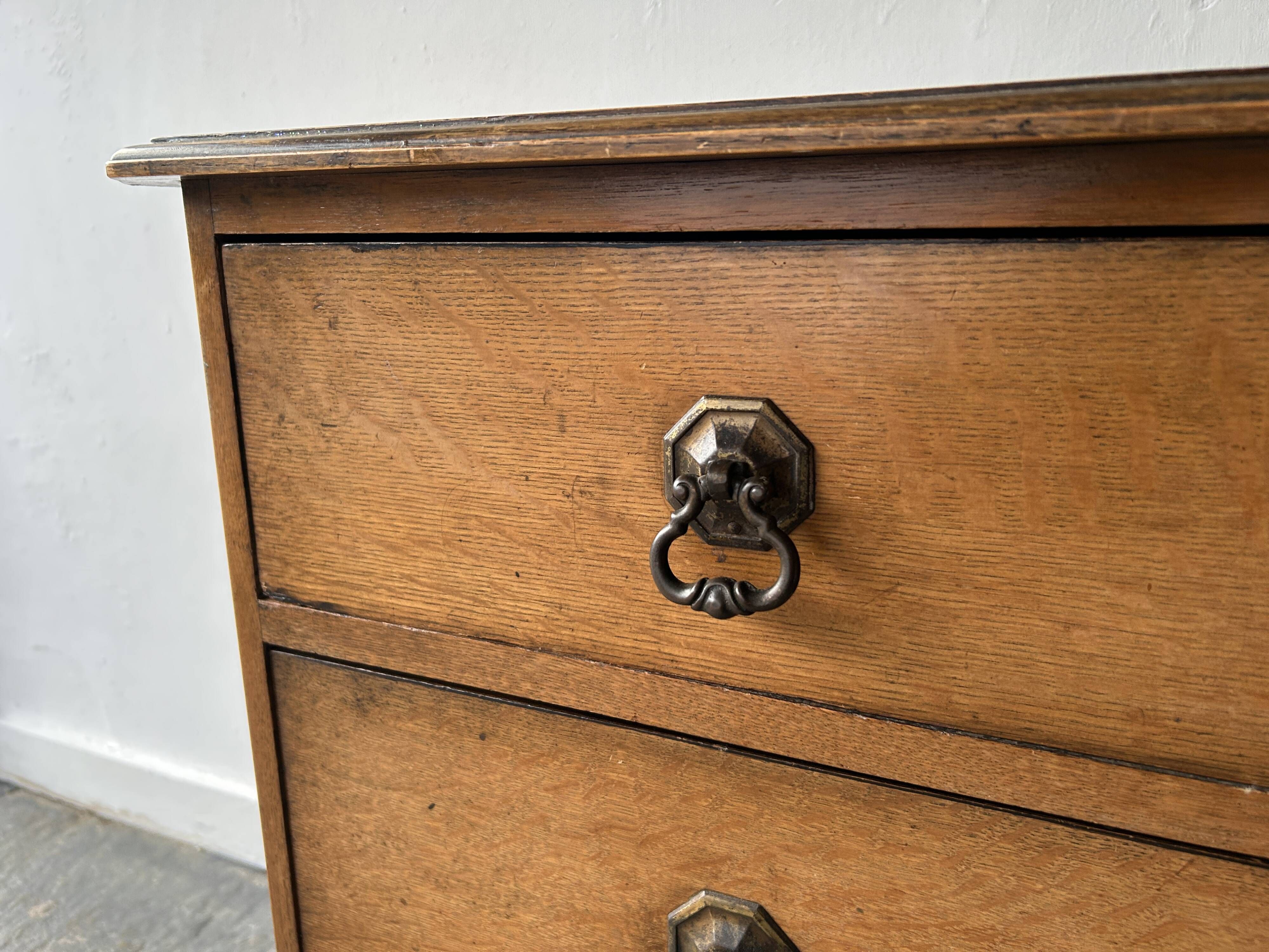 1940s vintage small Georgian style oak chest of drawers