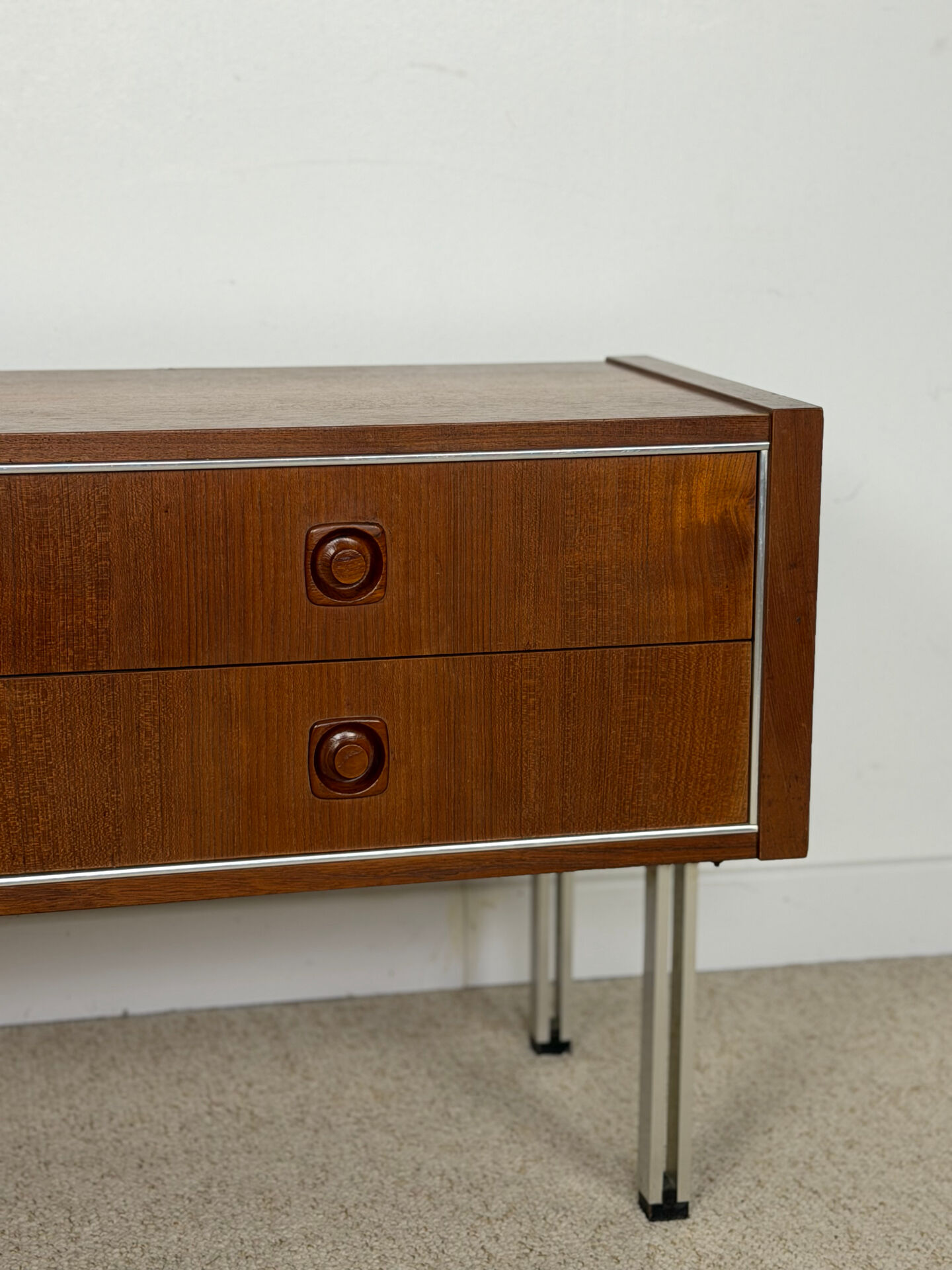 Enfilade basse vintage 4 tiroirs – années 70
