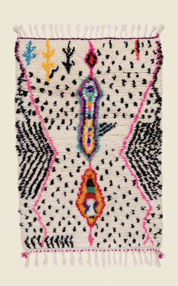 Azilal Berber rug made of natural wool from the High Atlas.