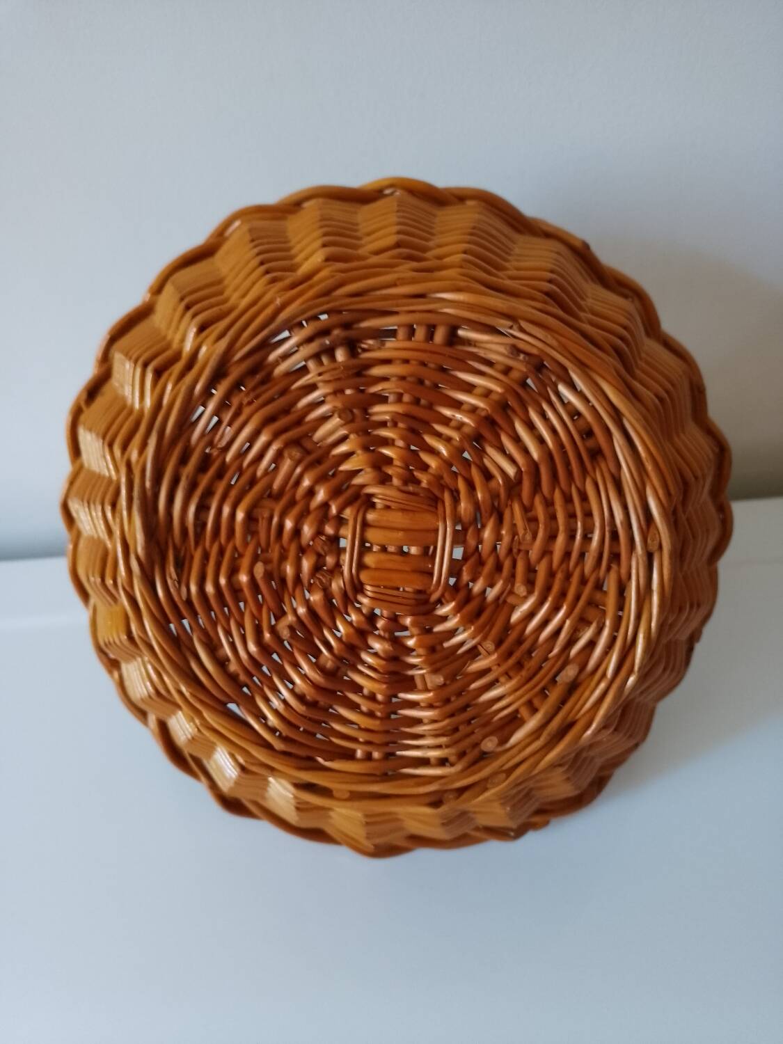 Woven wicker basket