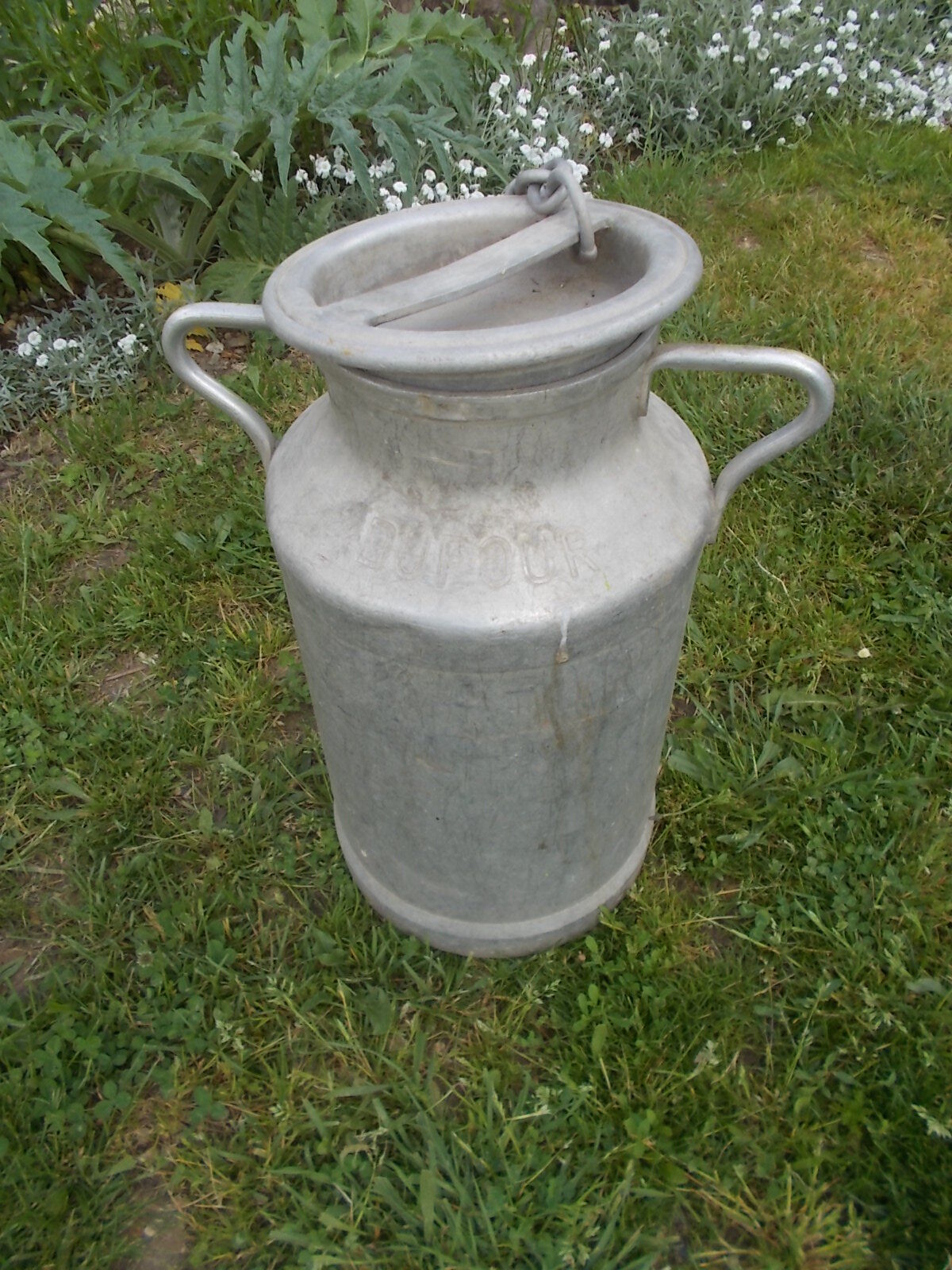 Zinc milk canister