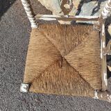 Wooden corner chair with seat mulched