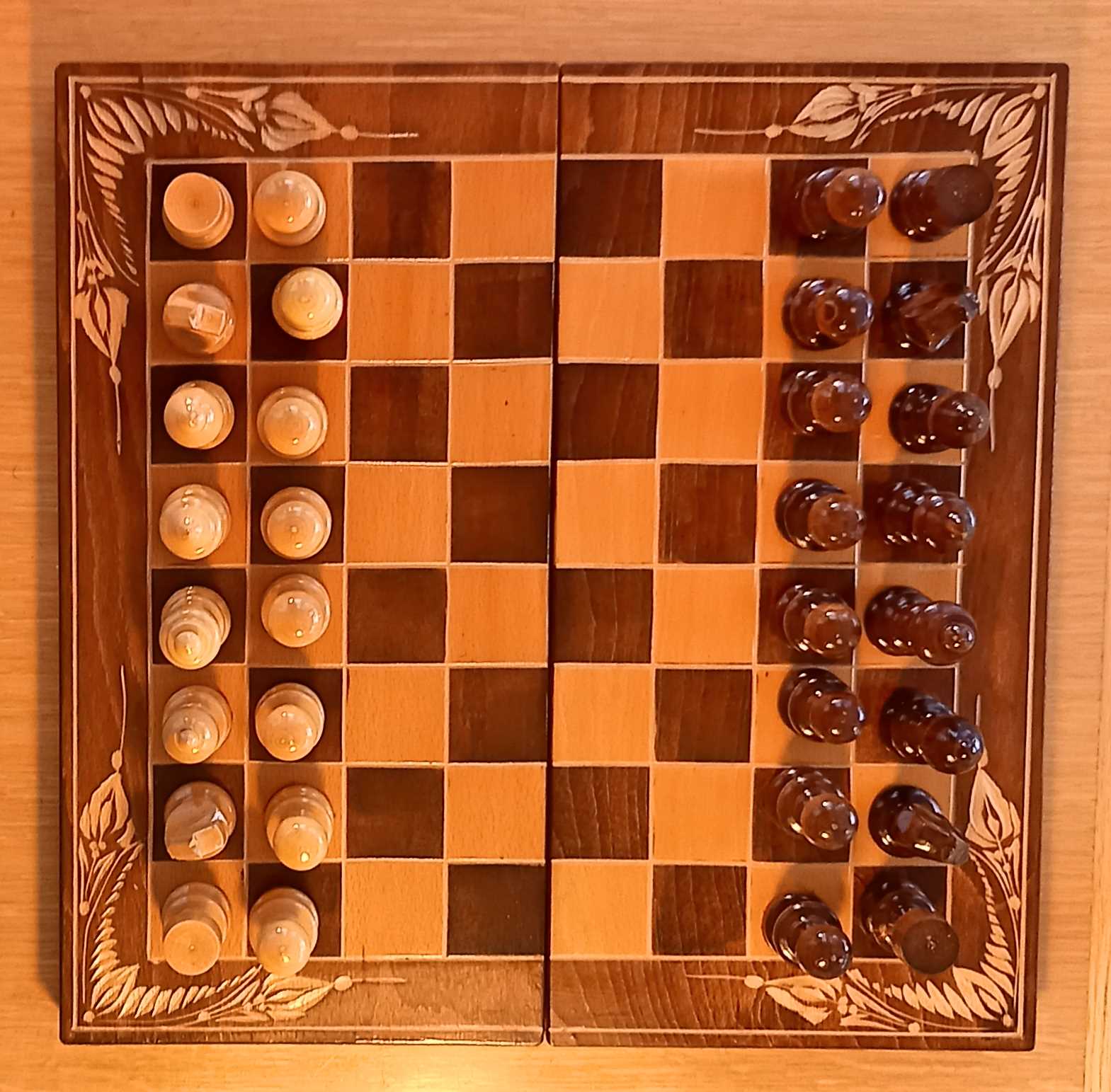 Chess/backgammon/checkers set